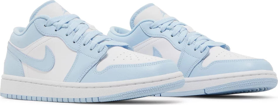 Baby blue 2025 retro jordans